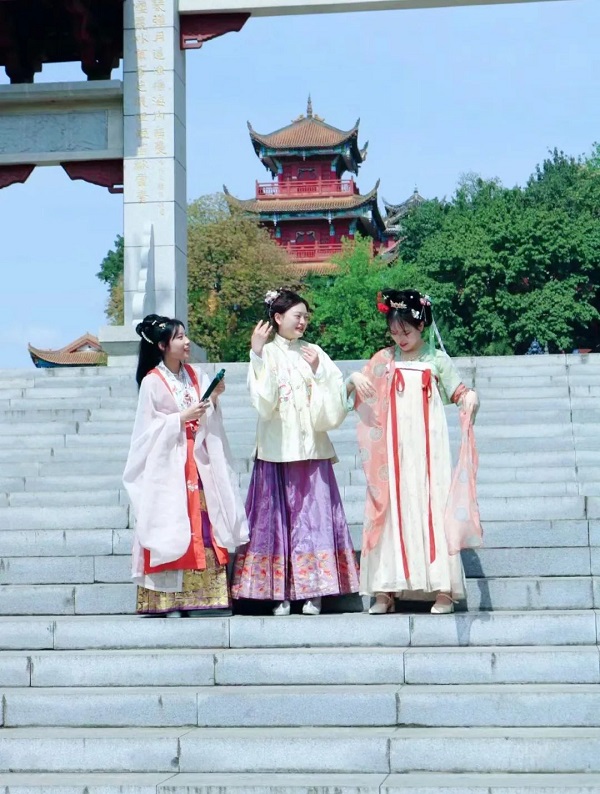 hjc888黄金城--手机版app官网