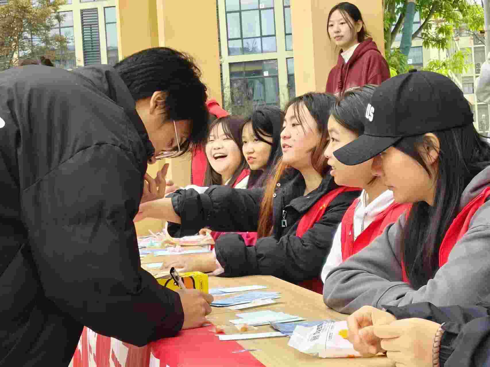 hjc888黄金城--手机版app官网